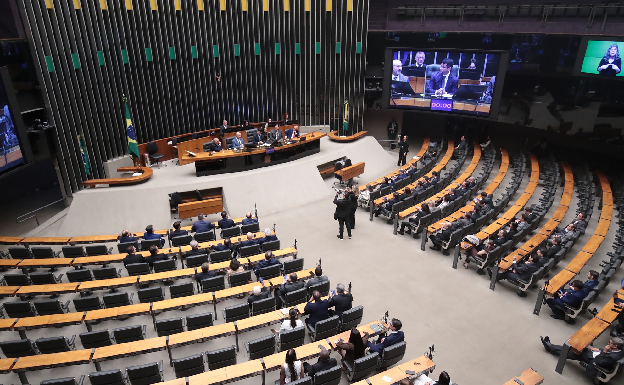 Veja os 50 candidatos a deputado federal mais votados do país nas eleições