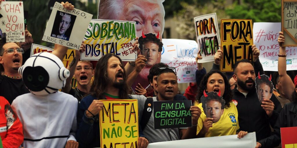 Manifestantes protestam em São Paulo e cobram neutralidade da Meta