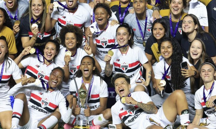 São Paulo segura Corinthians e é campeão brasileiro pela 1ª vez