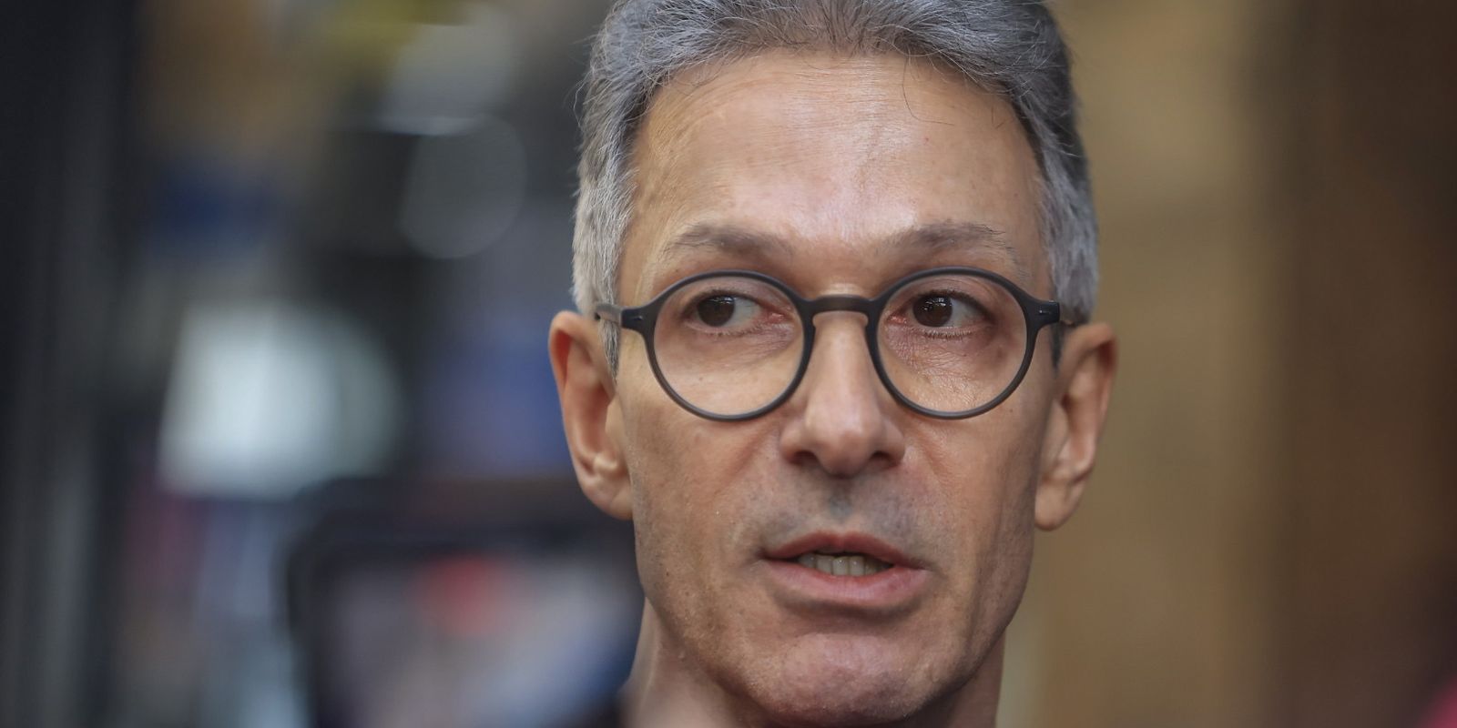 Tribunal Eleitoral de Minas Gerais vai investigar uso de celular por Zema na urna
