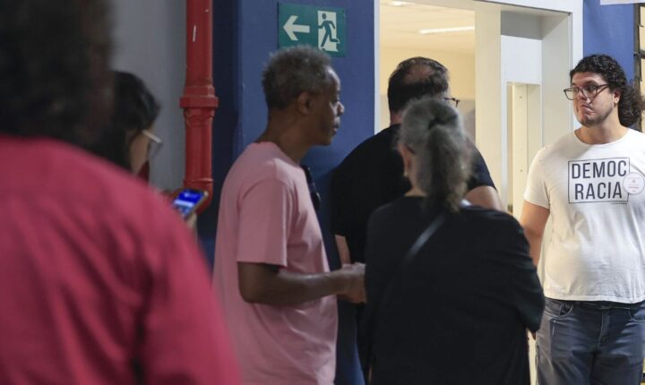 Em São Paulo, 14% das seções estavam abertas às 18h para votação