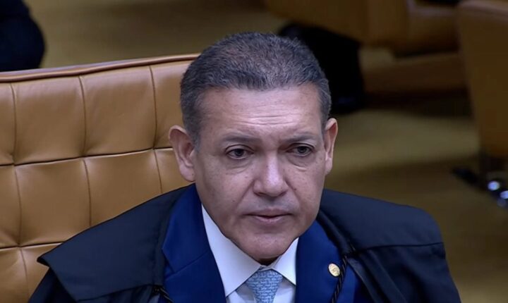TSE convidará 2 últimos eleitores de cada fila a ver fim da votação