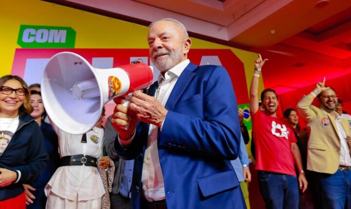 Ao vivo: Lula faz reunião para alinhar campanha do 2º turno