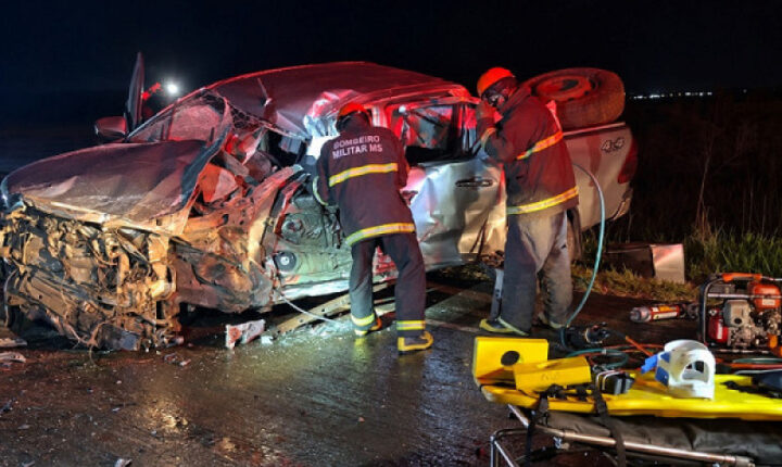 Vereador de Angélica sofre acidente grave após colisão com duas carretas na BR-463