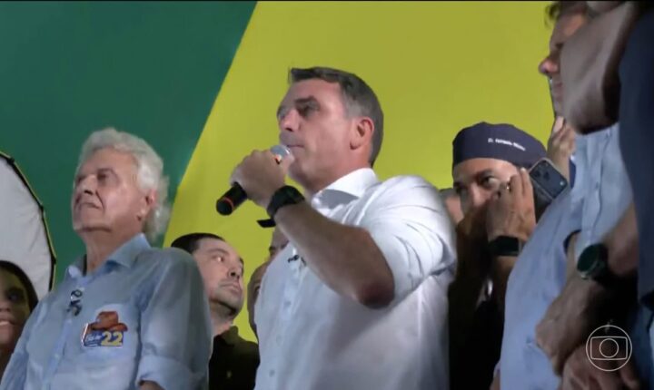 Flávio diz que fala sobre ‘mudanças na Constituição’ se refere a maioridade penal e reforma no STF