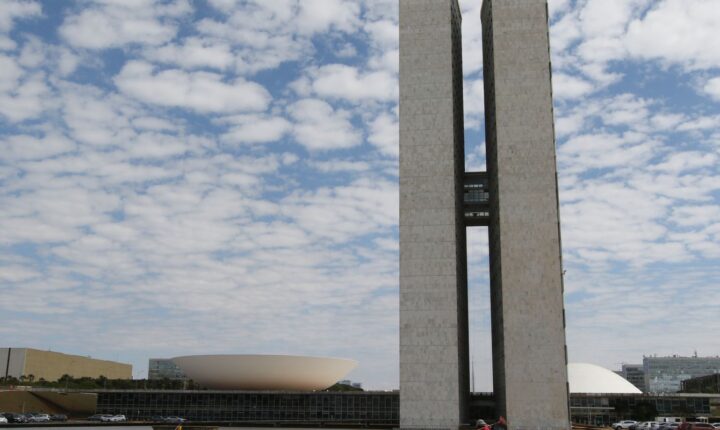 Presidente do Senado marca para segunda votação do fim da escala 6×1
