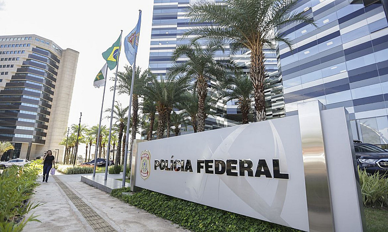 Polícia Federal prende 28 pessoas por crimes eleitorais em sete estados e no Distrito Federal