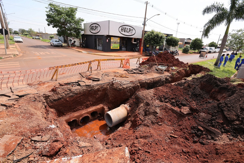 Prefeitura de Dourados inicia obra de drenagem na Avenida Esplanada para conter alagamentos