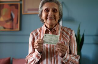 Abstenção de eleitores com mais de 70 anos registra queda no primeiro turno
