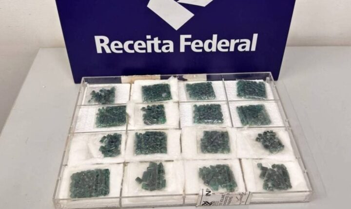 Receita Federal realiza leilão de esmeraldas, iPhones e veículos em São Paulo