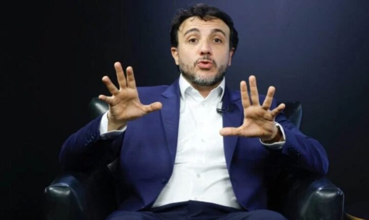 Renan Santos diz ler Mark Fisher, filósofo marxista: “Grande autor”