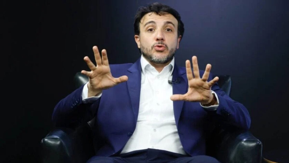 Renan Santos diz ler Mark Fisher, filósofo marxista: “Grande autor”