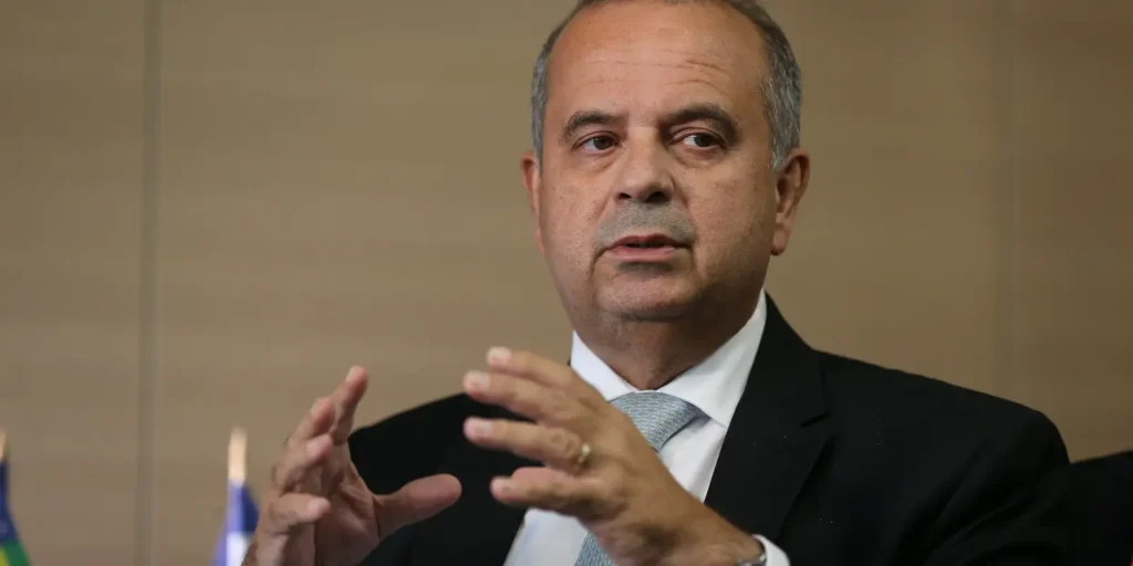 Coordenação de campanha diz não saber de viagem de Flávio Bolsonaro aos EUA