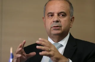 Coordenação de campanha diz não saber de viagem de Flávio Bolsonaro aos EUA