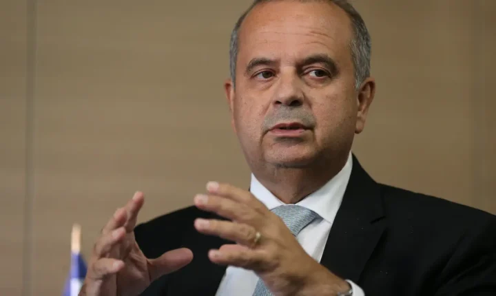 Coordenação de campanha diz não saber de viagem de Flávio Bolsonaro aos EUA