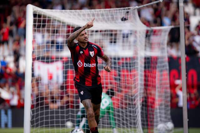 Atlético-GO vence América-MG por 2 a 0 e chega a 6 triunfos em 8 rodadas na Série B