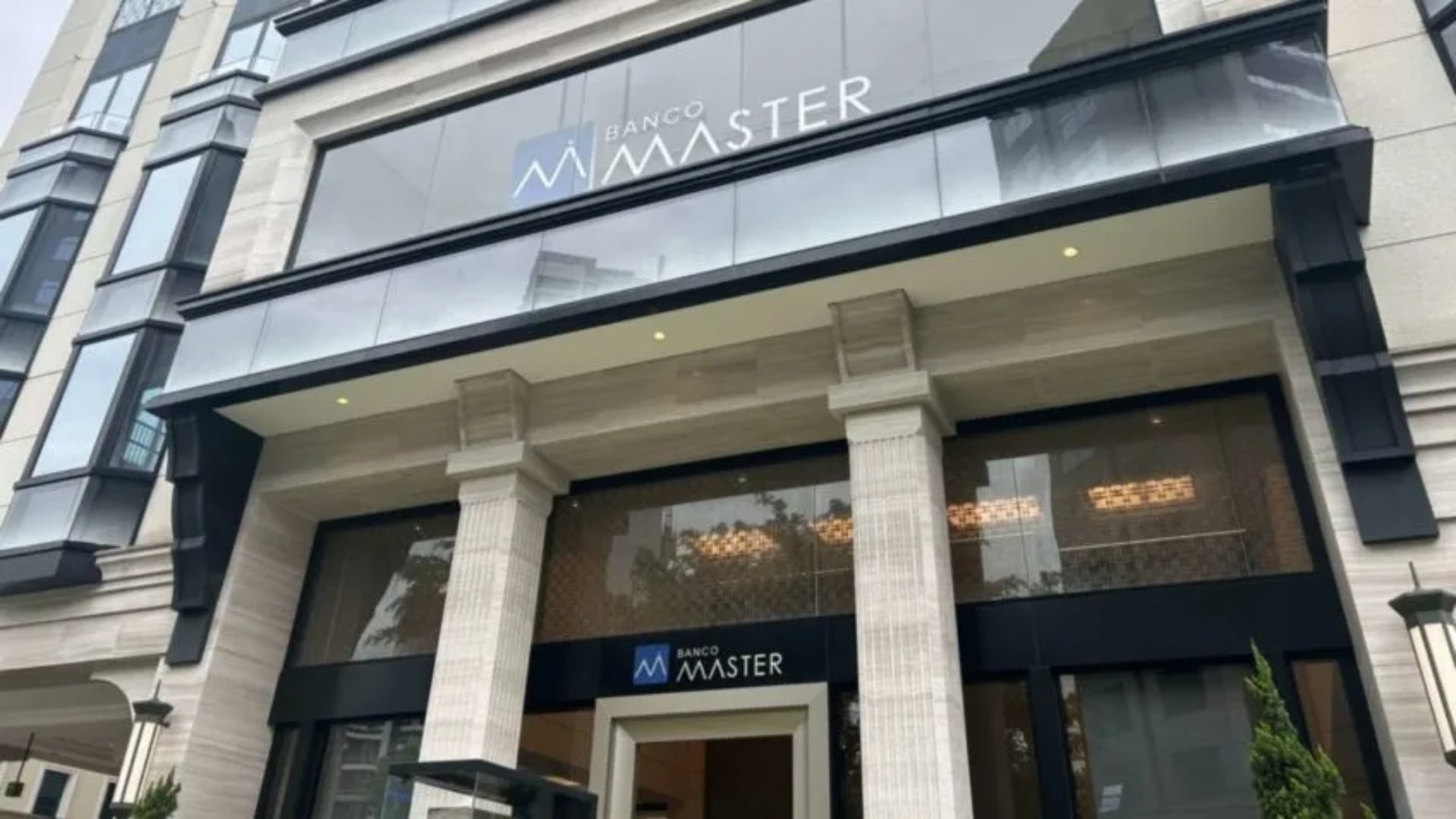 DF reelege 11 deputados ligados à compra do Banco Master