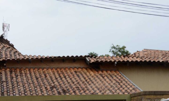 Idoso morre após cair de telhado em Campo Grande e casos policiais movimentam o estado