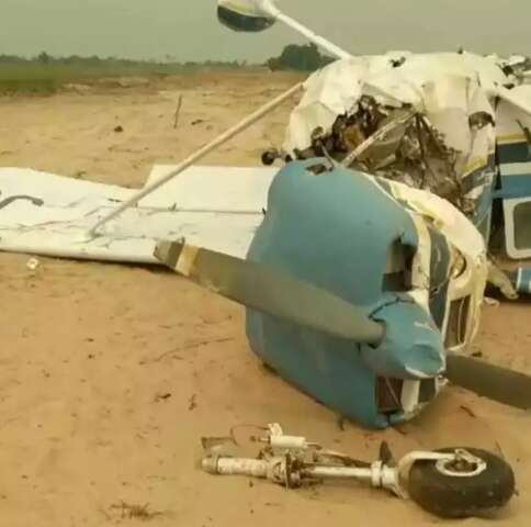 Avião que deixou feridos no Pantanal bateu em banco de areia antes de capotar