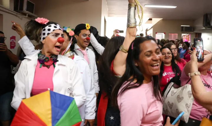 Outubro Rosa: fim do tratamento do câncer de mama não elimina o medo da doença