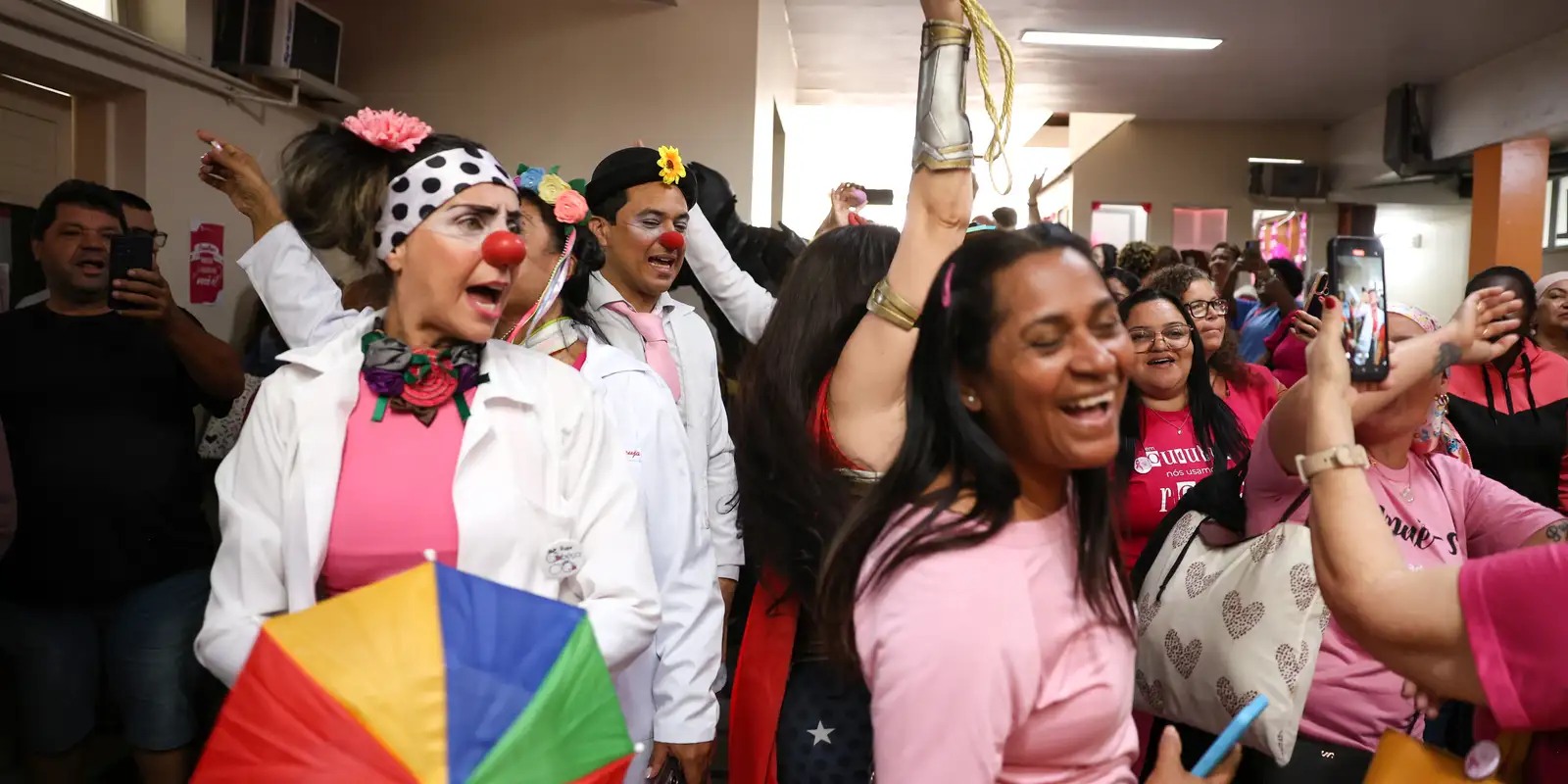 Outubro Rosa: fim do tratamento do câncer de mama não elimina o medo da doença