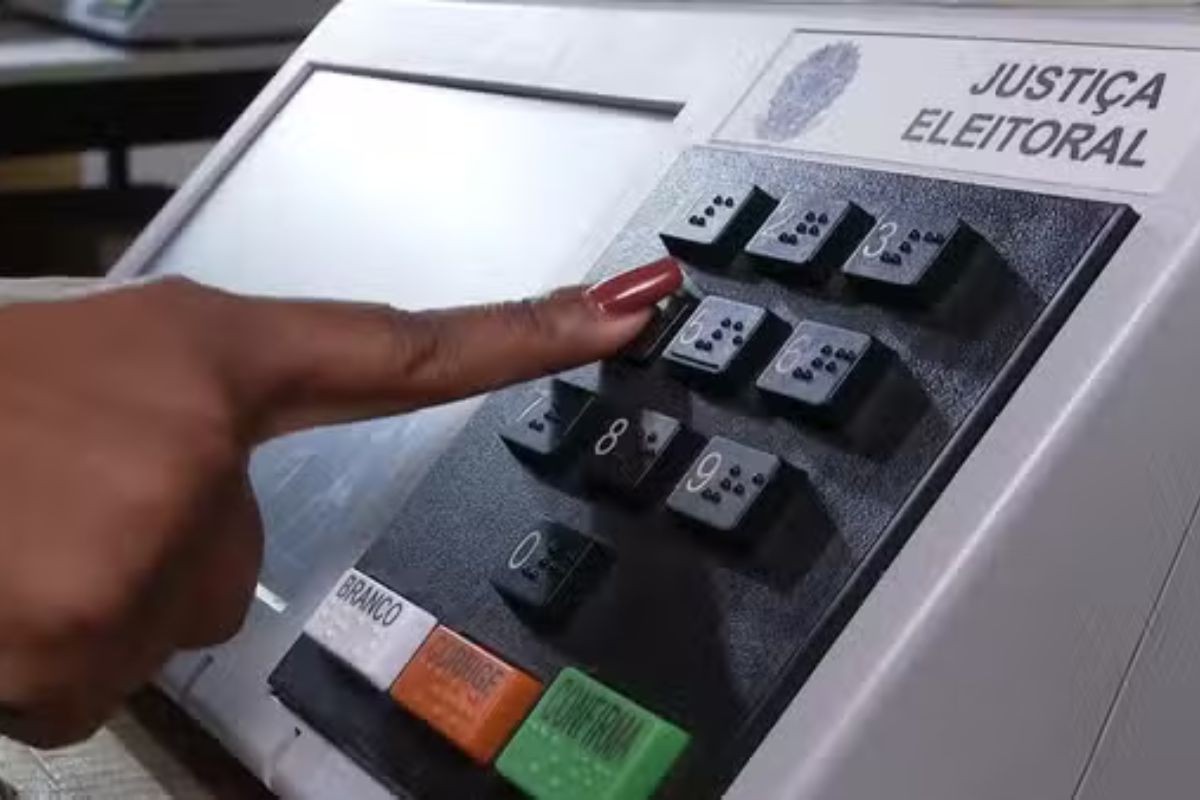 Apertou ‘Confirma’ duas vezes? Entenda o intervalo de conferência da urna eletrônica