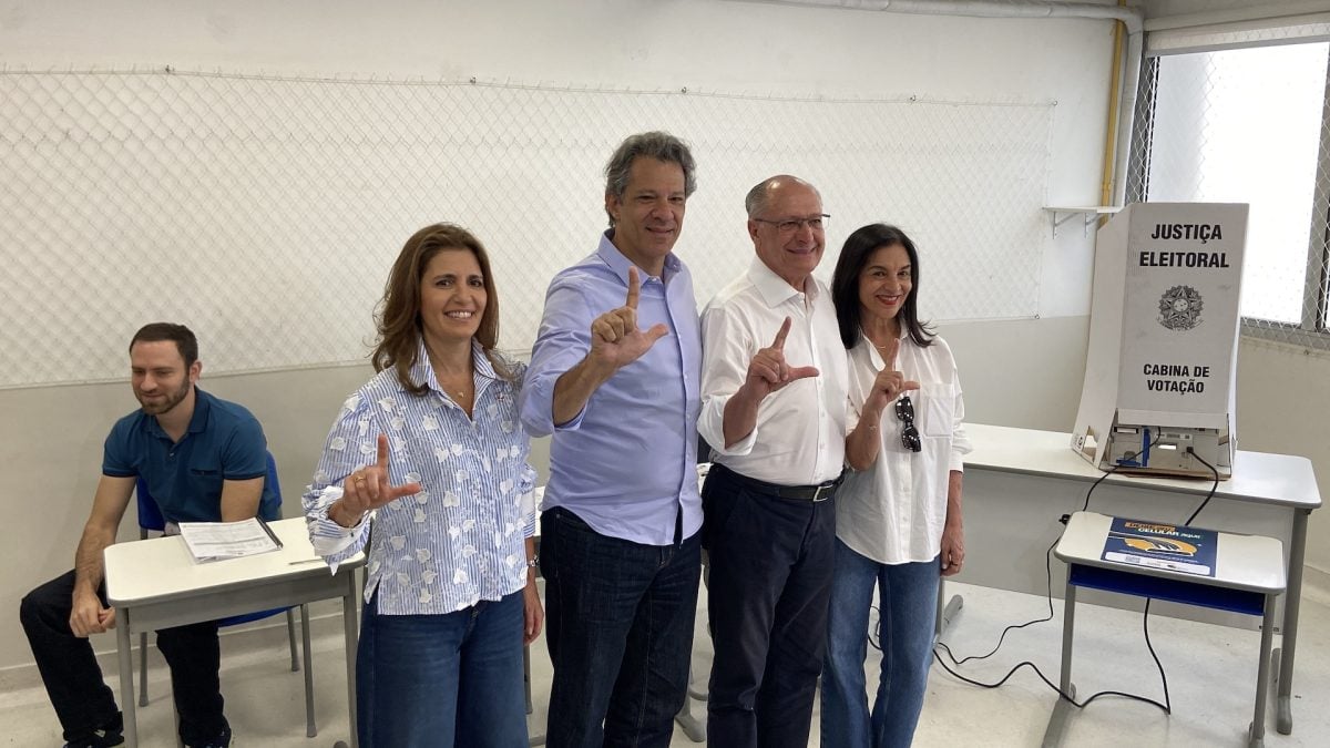Haddad vota acompanhado de Alckmin, Tebet e Marina Silva